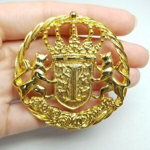 Vintage Ivana Trump Family Crest Gold Tone Brooch Lapel Pin, Signed Estate